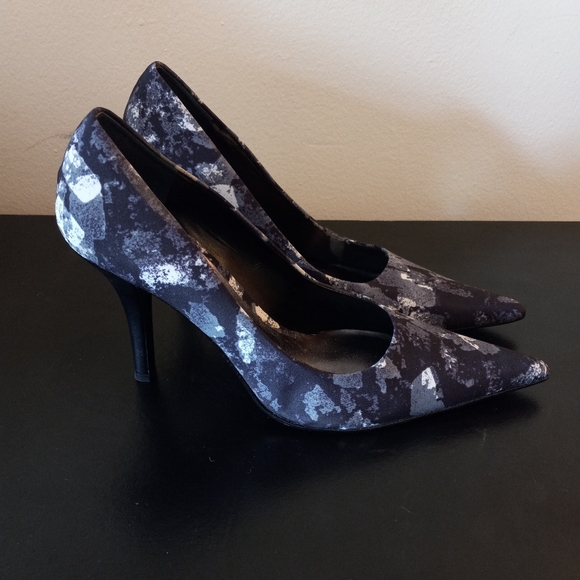 Nine West Blue Camouflage Heels 👠 - Picture 7 of 7